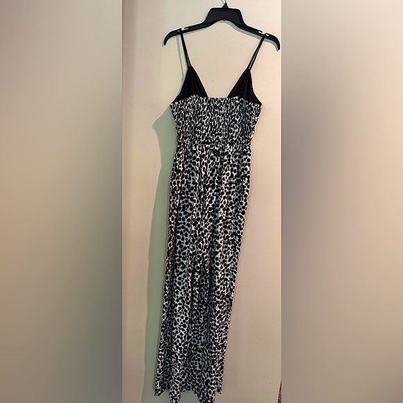 INC, International Concepts Women’s Animal Print Jumpsuit Size Small - Picture 2 of 2